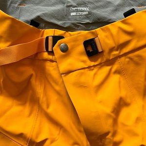 Arc’teryx Men’s medium shell pants
